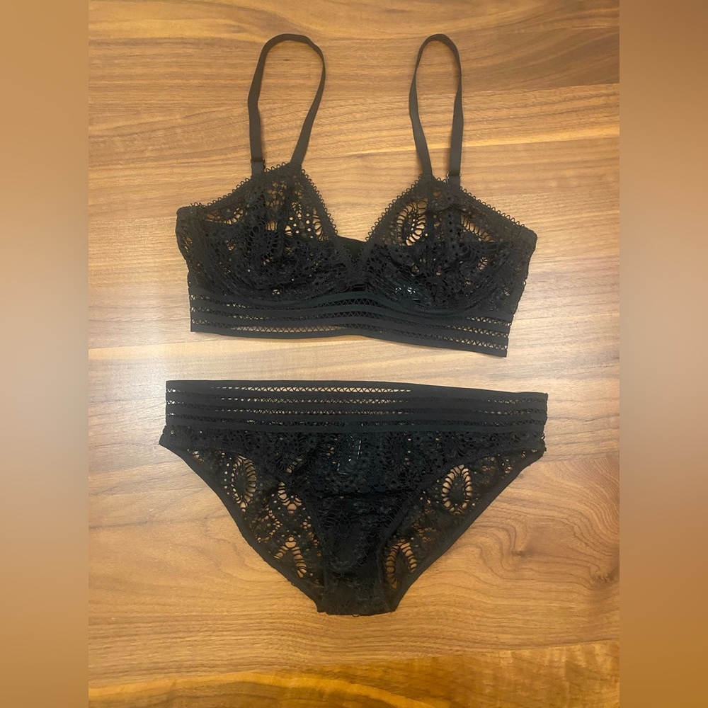 Else Baroque set. Runs small.